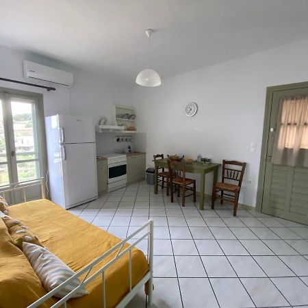 Amnia Agios Romanos Exterior foto